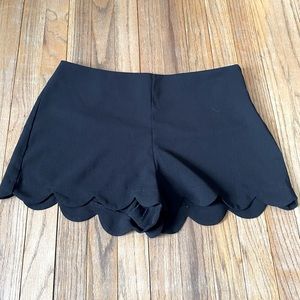 Dress shorts with scallops
